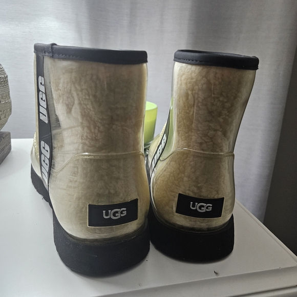 UGG Shoes - UGG Shearling Lined Boots